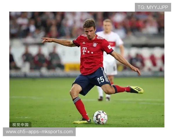 拜仁穆勒中场一脚穿透直塞，制造进攻机会的幕后英雄